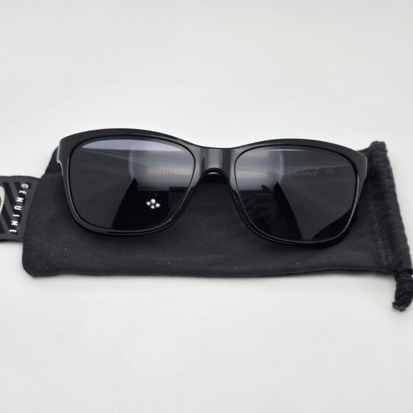 Oakley OO9179-01 Forehand Polished Black Frame Grey Lens Sunglasses w/ Case 57mm main image 10
